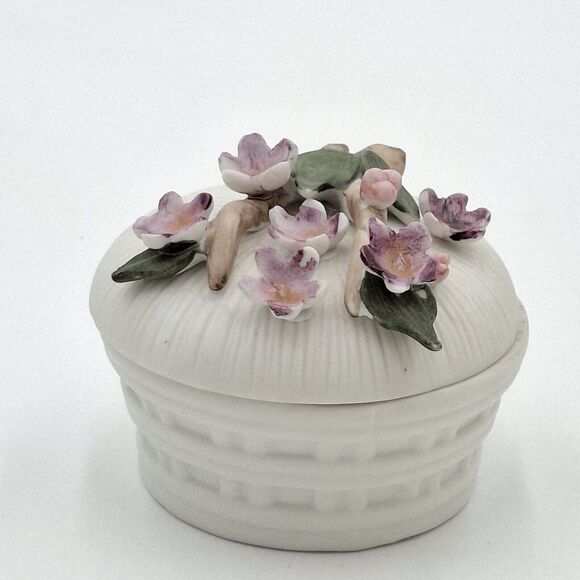 Lefton Flowers On Top Basket Weave Design Trinket  Box - Picture 8 of 9